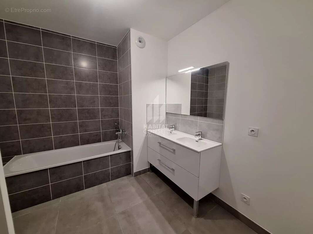 Appartement à BOURGOIN-JALLIEU