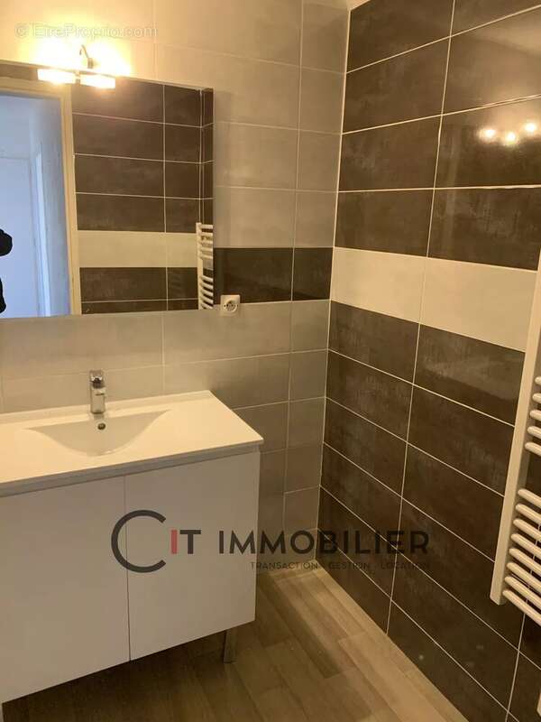 Maison à LA TOUR-DU-PIN