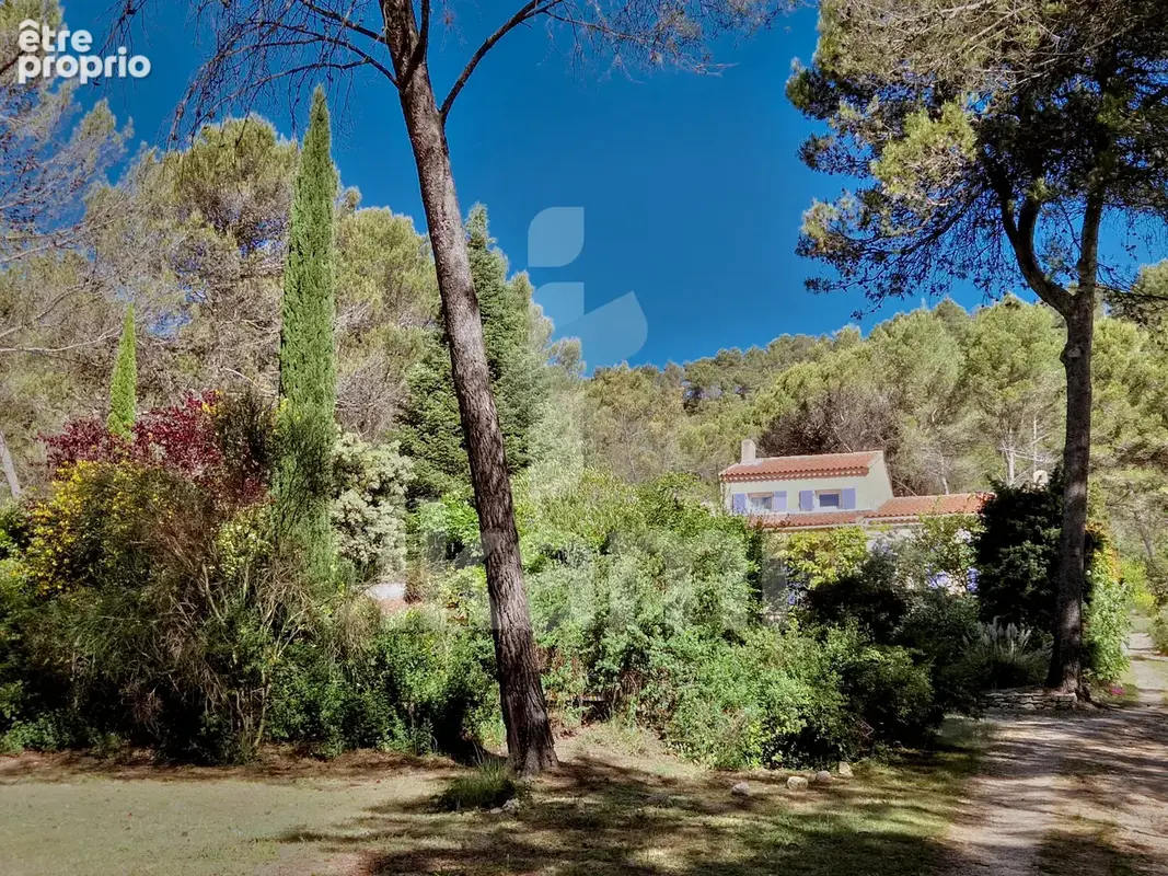 Villa T5 + Chalet 40 m2 - parcelle 5 000 m2 - Rognes - photo 3