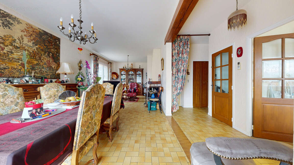 Maison à LA SALVETAT-SAINT-GILLES