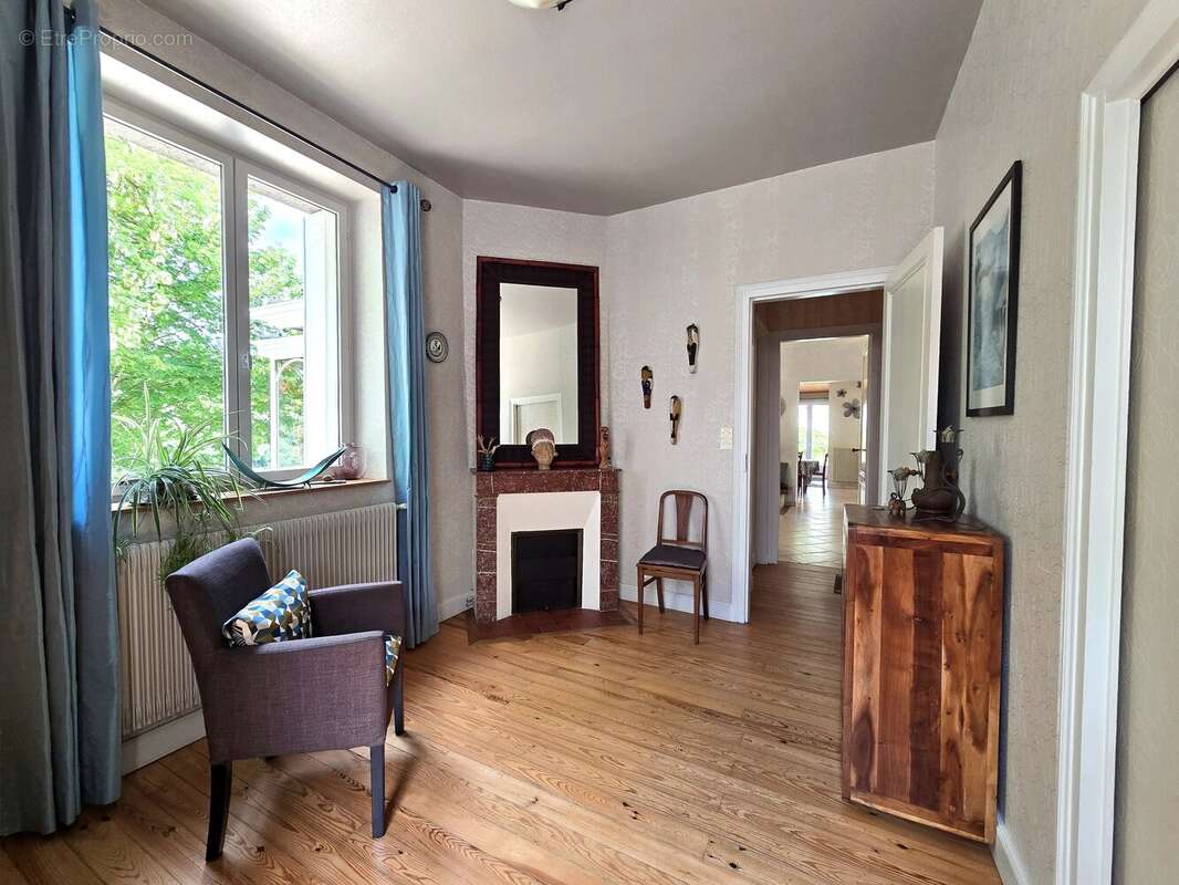 Maison à PESSAC-SUR-DORDOGNE