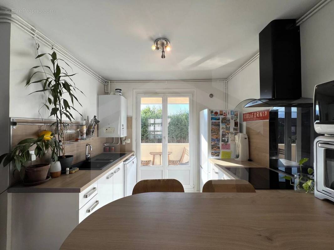 Appartement à SAINT-MARTIN-D'HERES