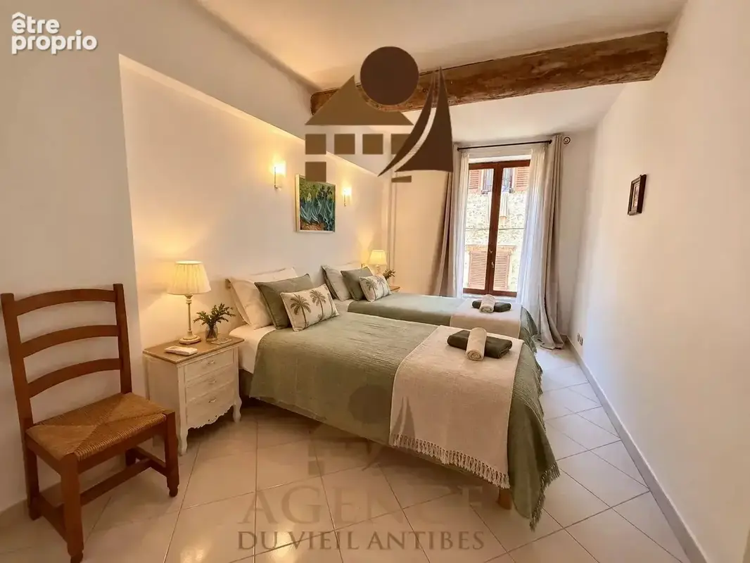 Vieil antibes – maison de village avec terrasse et garage - photo 8