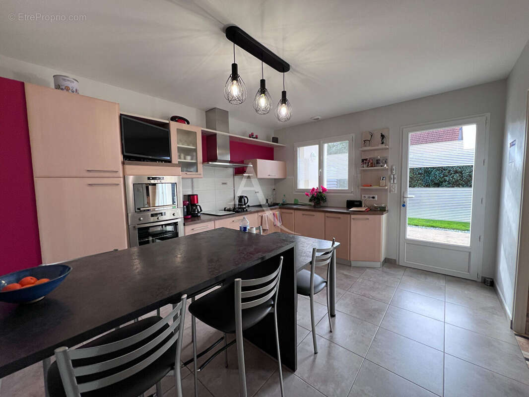 Maison à BEAULIEU-SOUS-LA-ROCHE