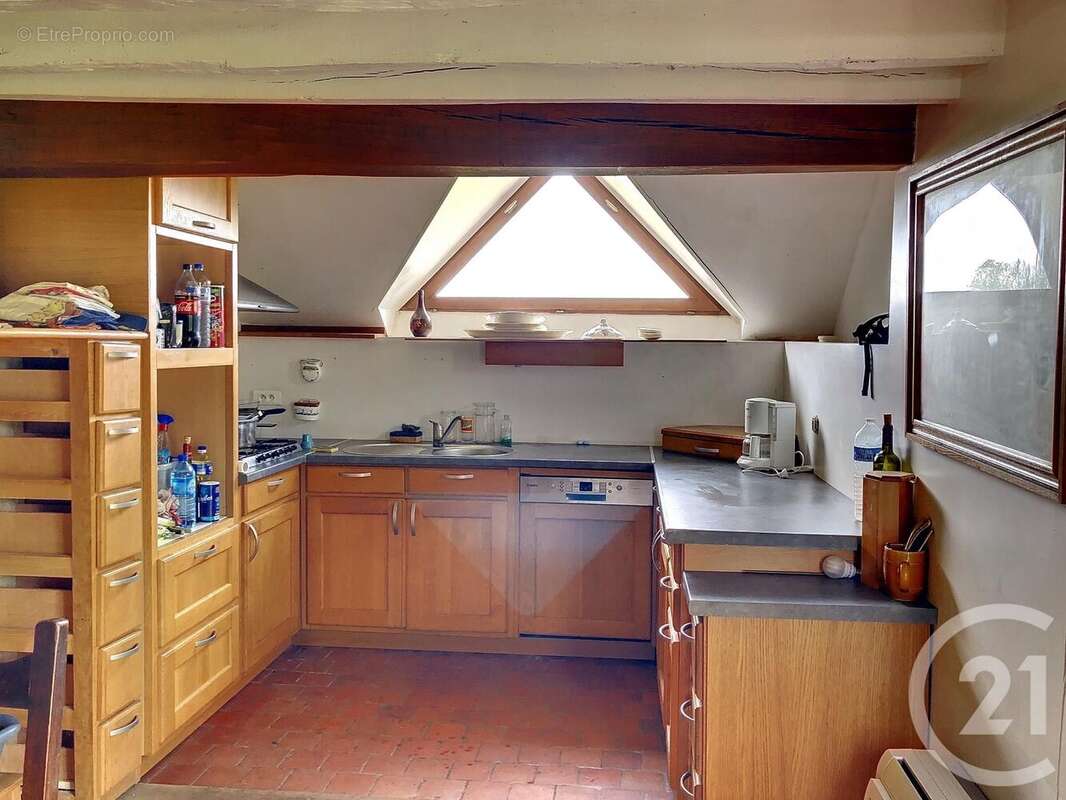 Maison 212 m² à Rouvres  - photo 2