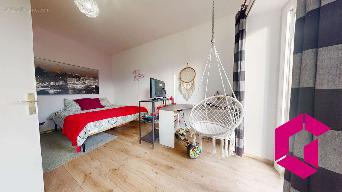 Maison à AUZAT-LA-COMBELLE