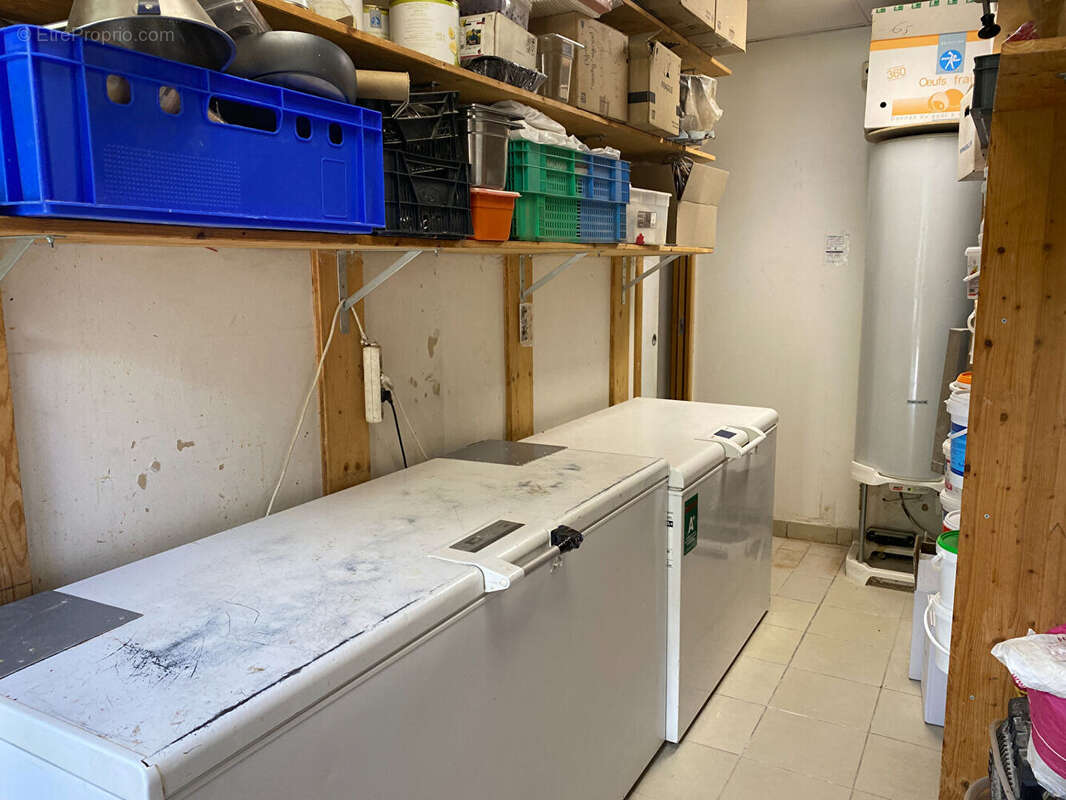 Commerce à ROCHEFORT-SUR-NENON