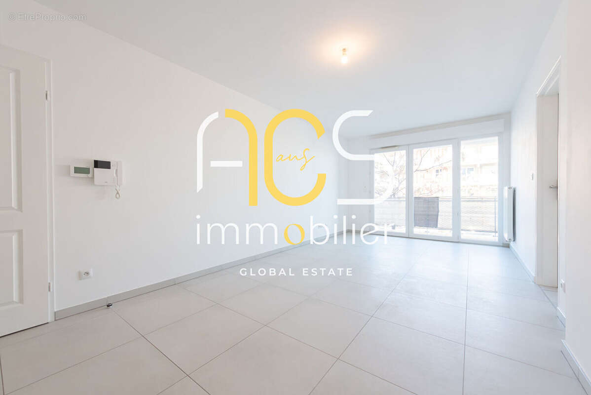 Appartement à CHATEAUNEUF-LES-MARTIGUES
