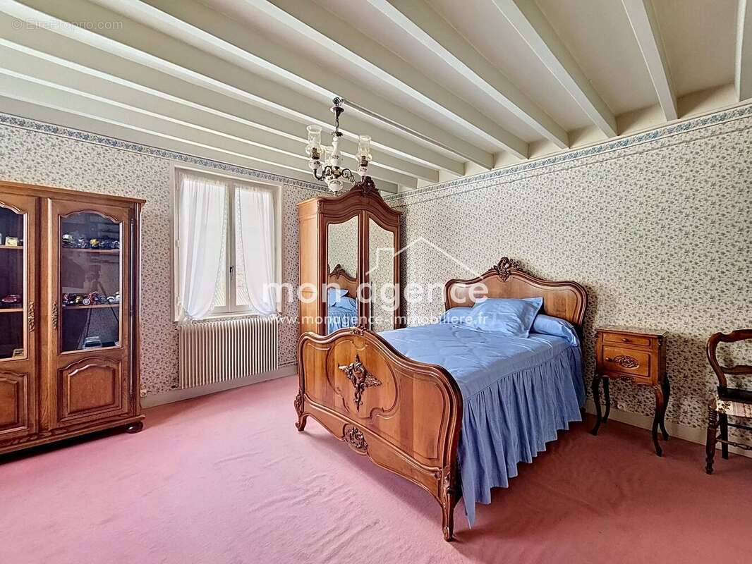 Maison à LA NEUVILLE-CHANT-D'OISEL