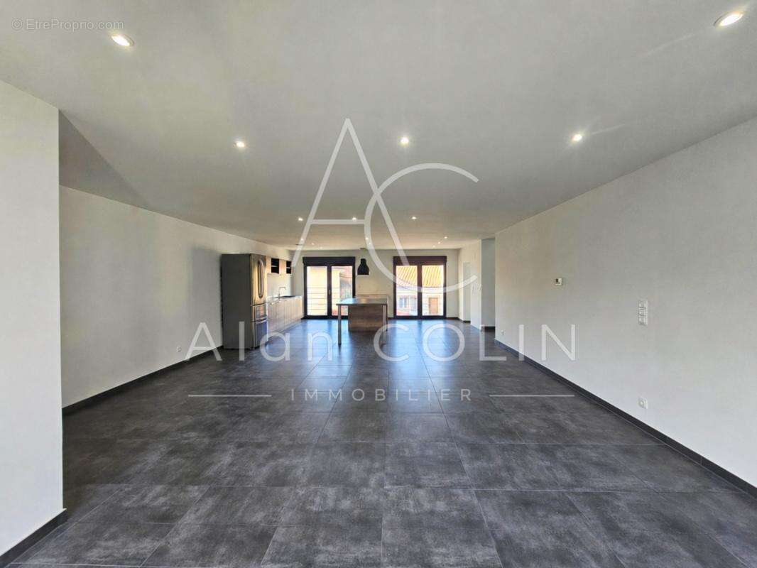 BASSE-RENTGEN – Maison rénovée 127 m² habitables, volumes, confort et frontière luxembourgeoise - photo 3