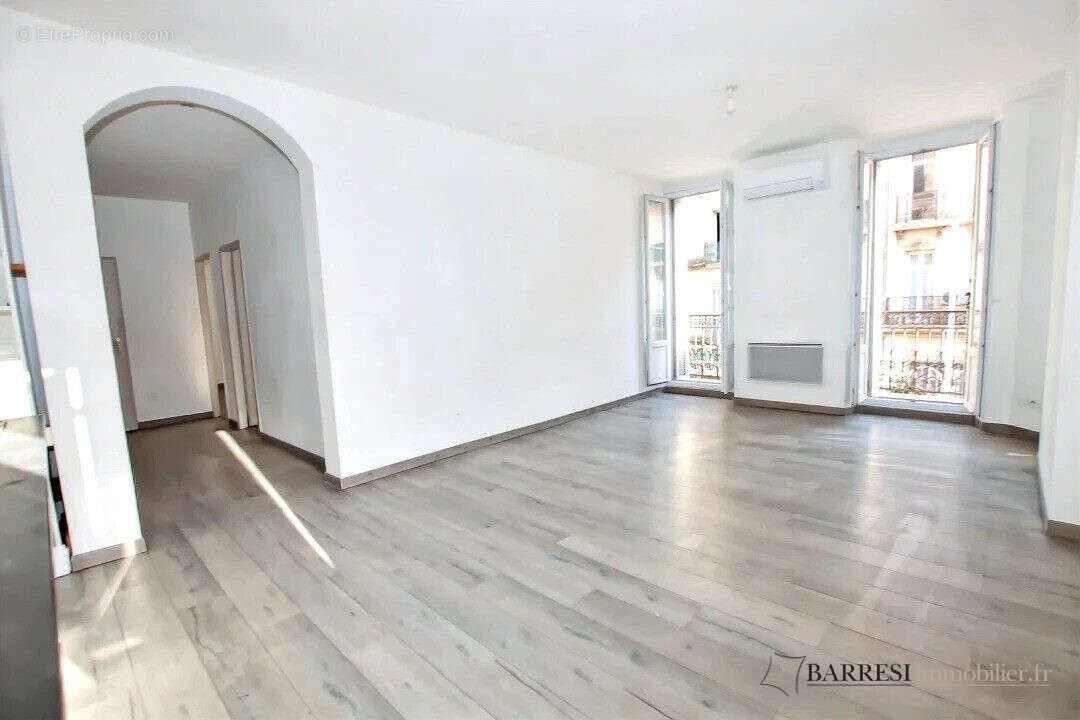 salon - Appartement à TOULON