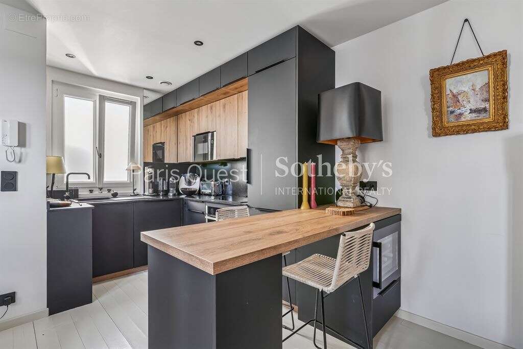 Appartement à NEUILLY-SUR-SEINE