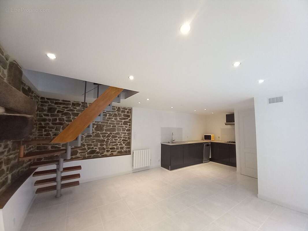 Maison à FOUGERES