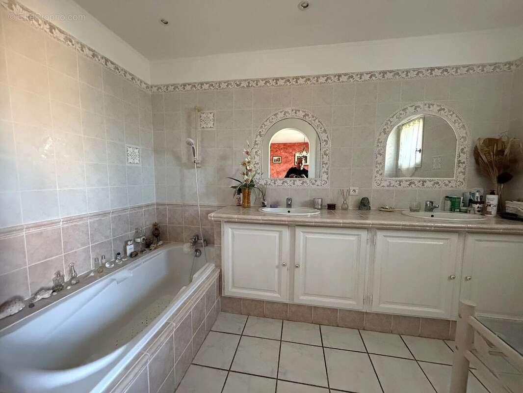 Maison à BORMES-LES-MIMOSAS