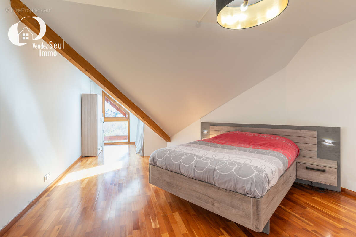 Appartement à POISY