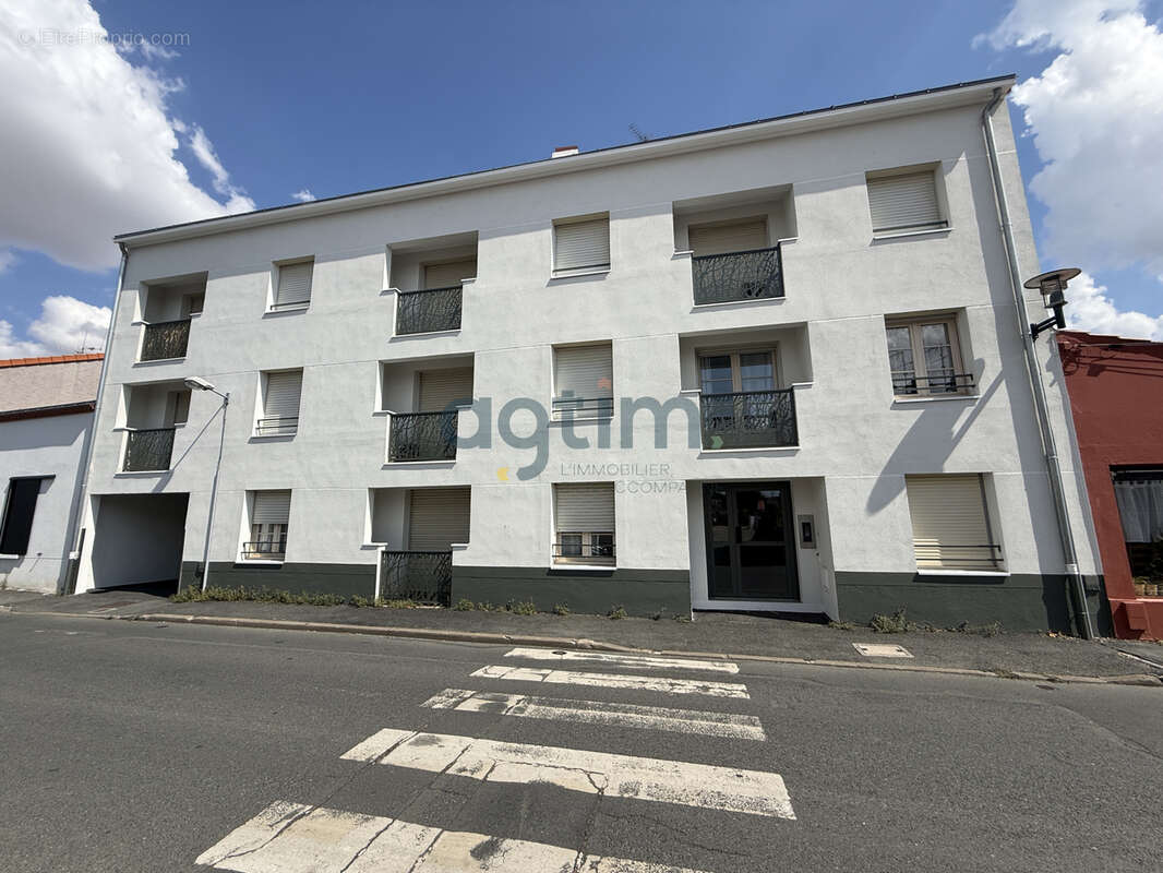 MONTAIGU   Centre-ville - 1 chambre - Balcon - photo 2