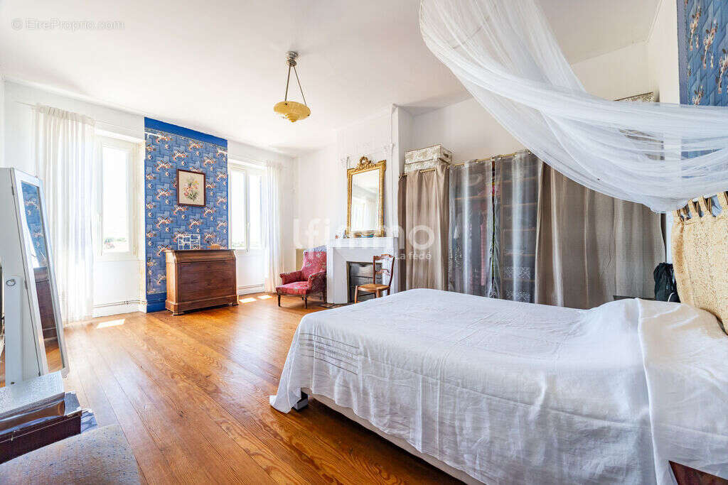 Maison à CERONS