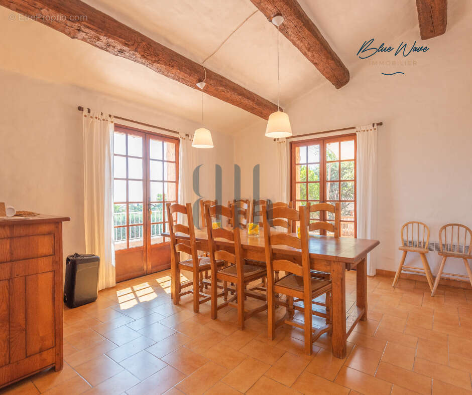 Maison à ROQUEBRUNE-SUR-ARGENS