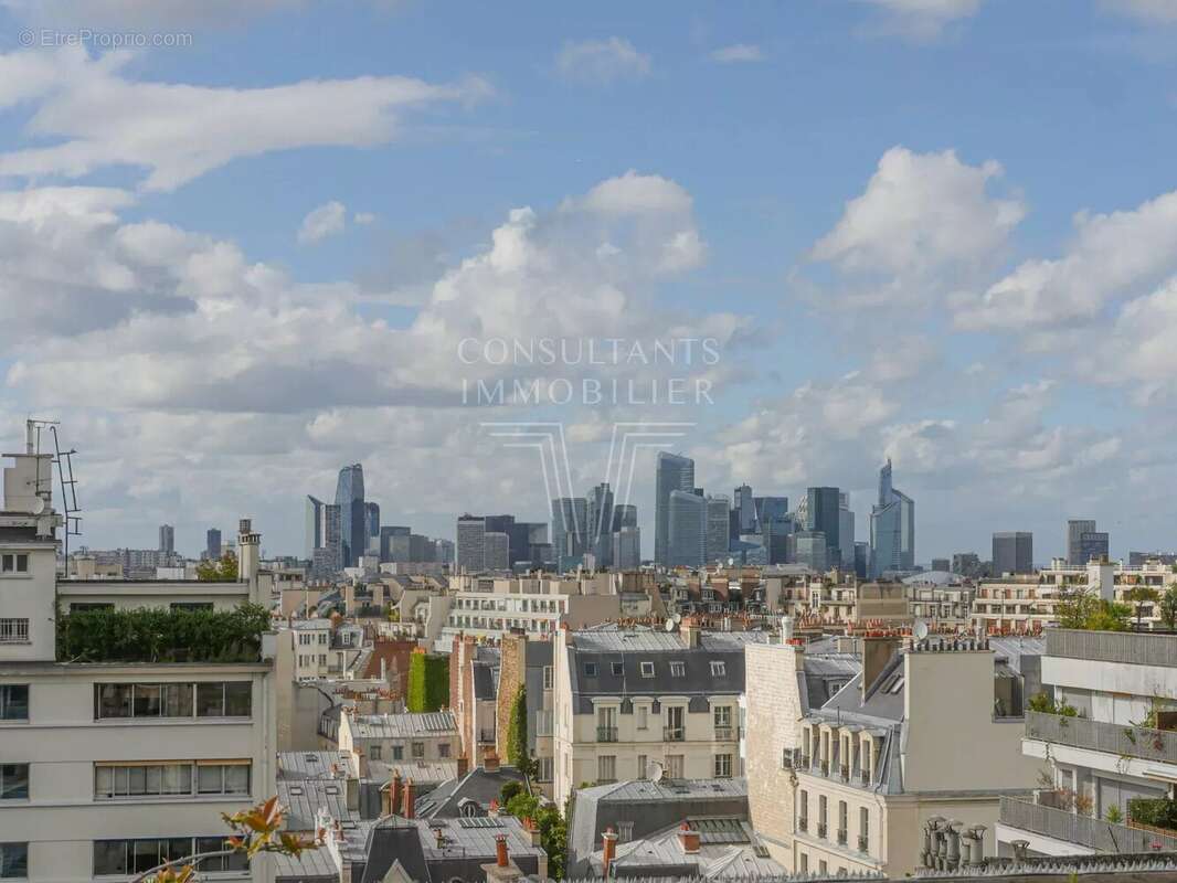Appartement à PARIS-16E
