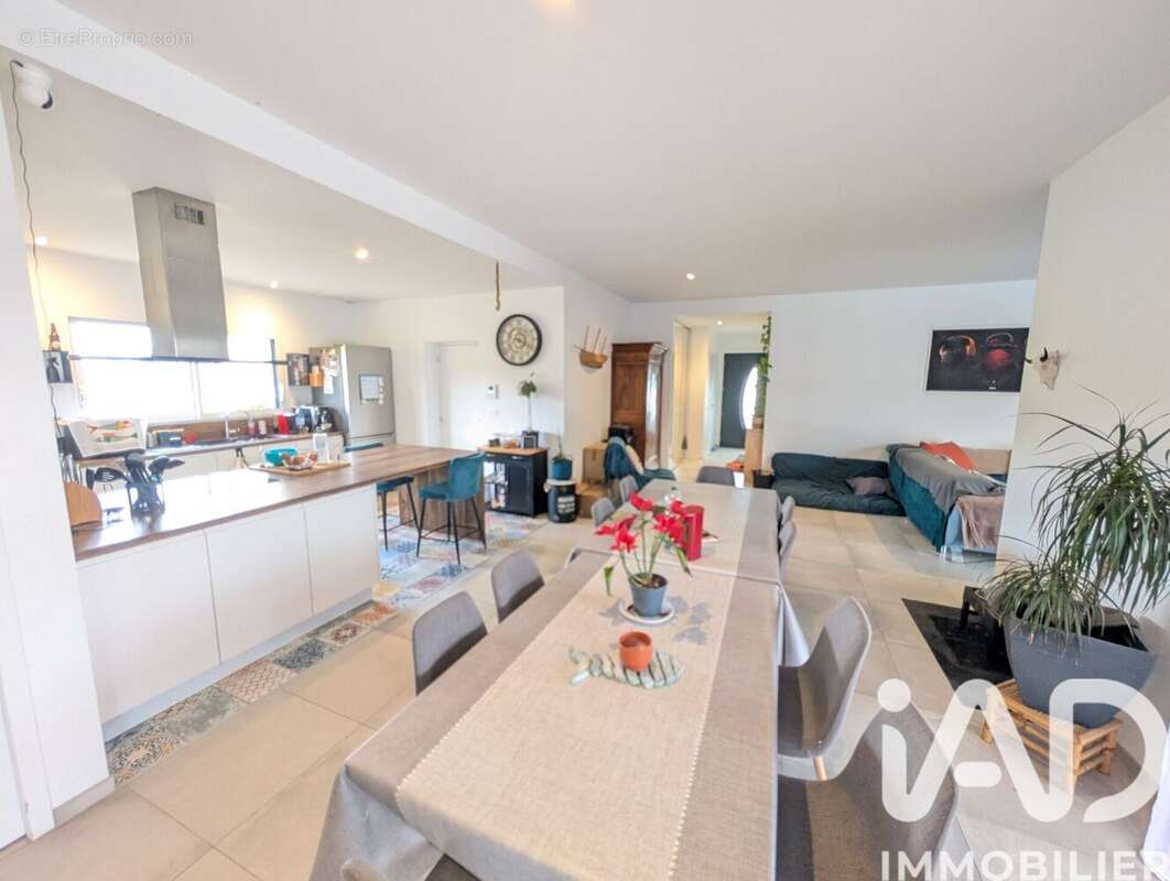 Photo 5 - Maison à VALDIVIENNE