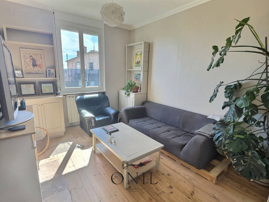 Appartement à RILLIEUX-LA-PAPE