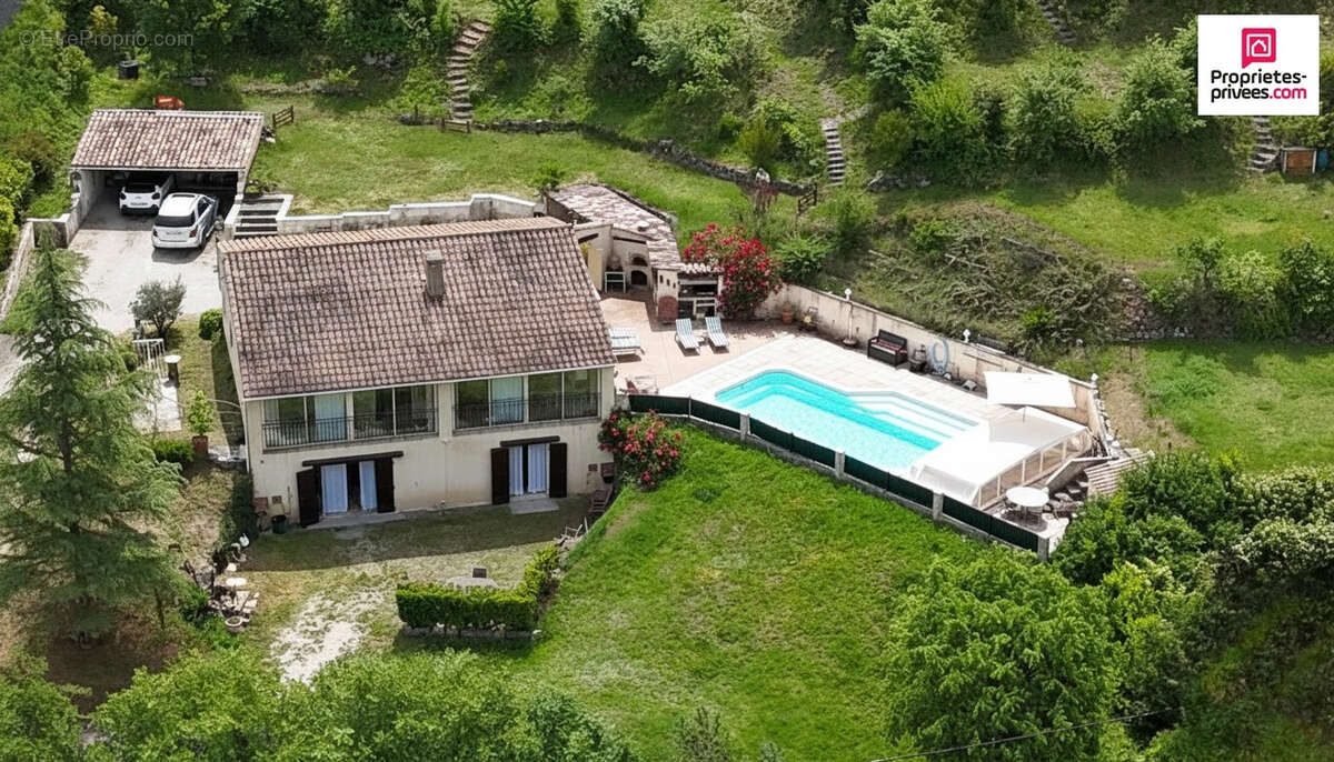 Maison 5 pièces 120 m2 Piscine et Garage - photo 2