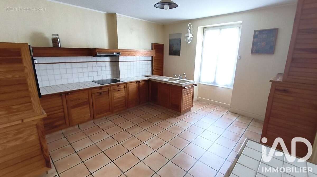 Maison 200 m² à Chateauroux  - photo 7