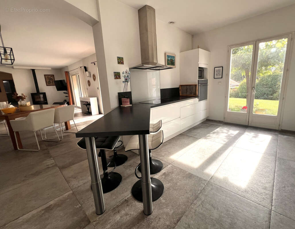 Maison à POURRIERES