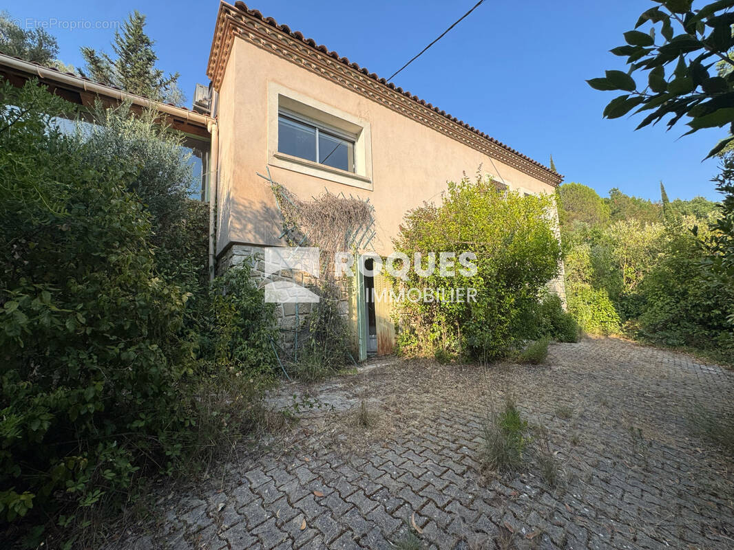 Lodève sur les hauteurs, Villa d'une surface total de 108 m2 sur 2160 m2 de terrain, belle vue - photo 2