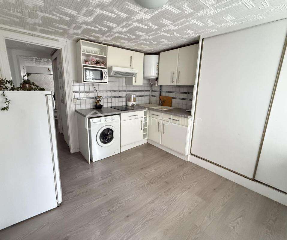 Appartement à LES LILAS