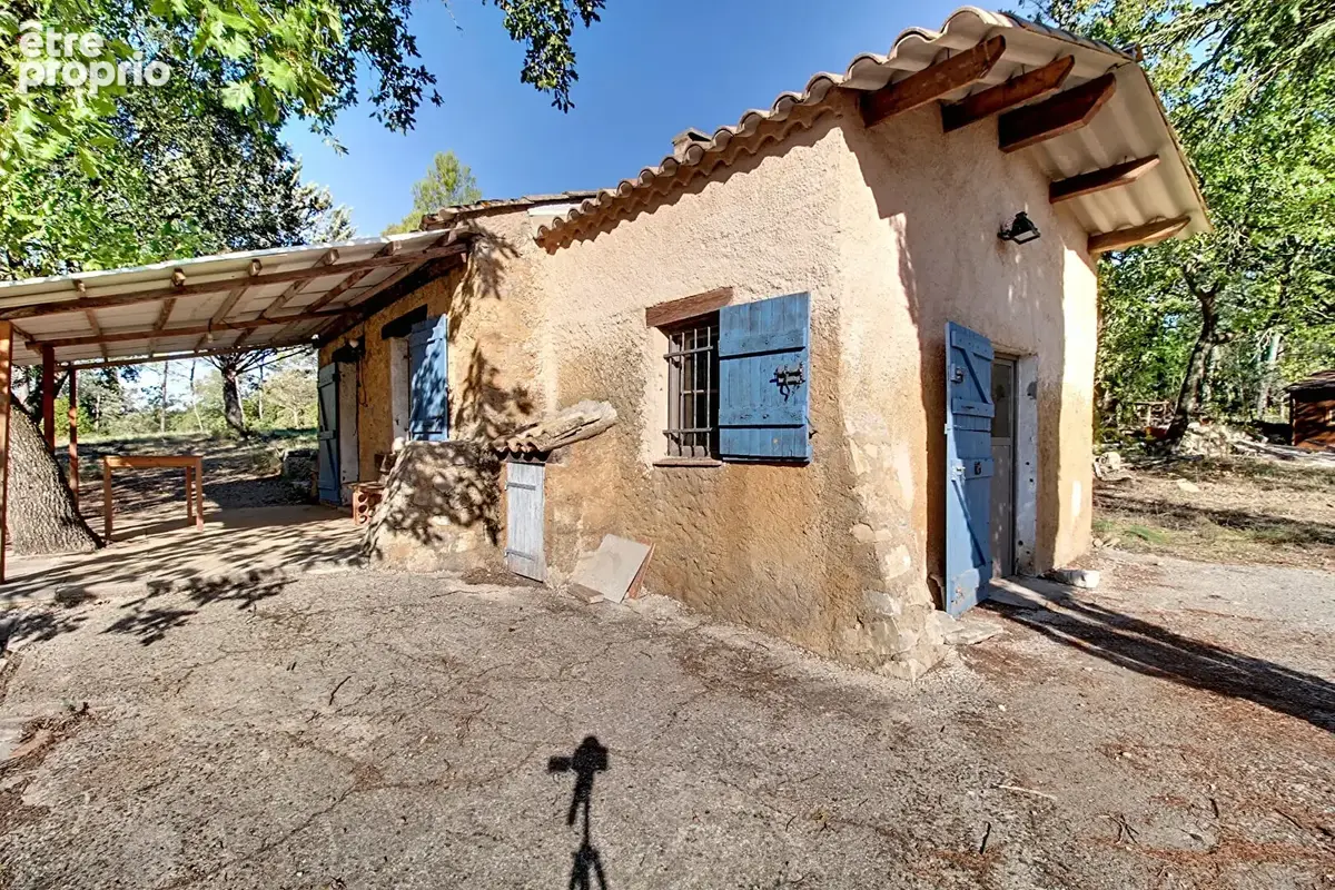 À VENDRE EN EXCLUSIVITÉ - TRANS-EN-PROVENCE - CABANON sur un terrain en zone naturelle de 1,7 hectares - photo 3