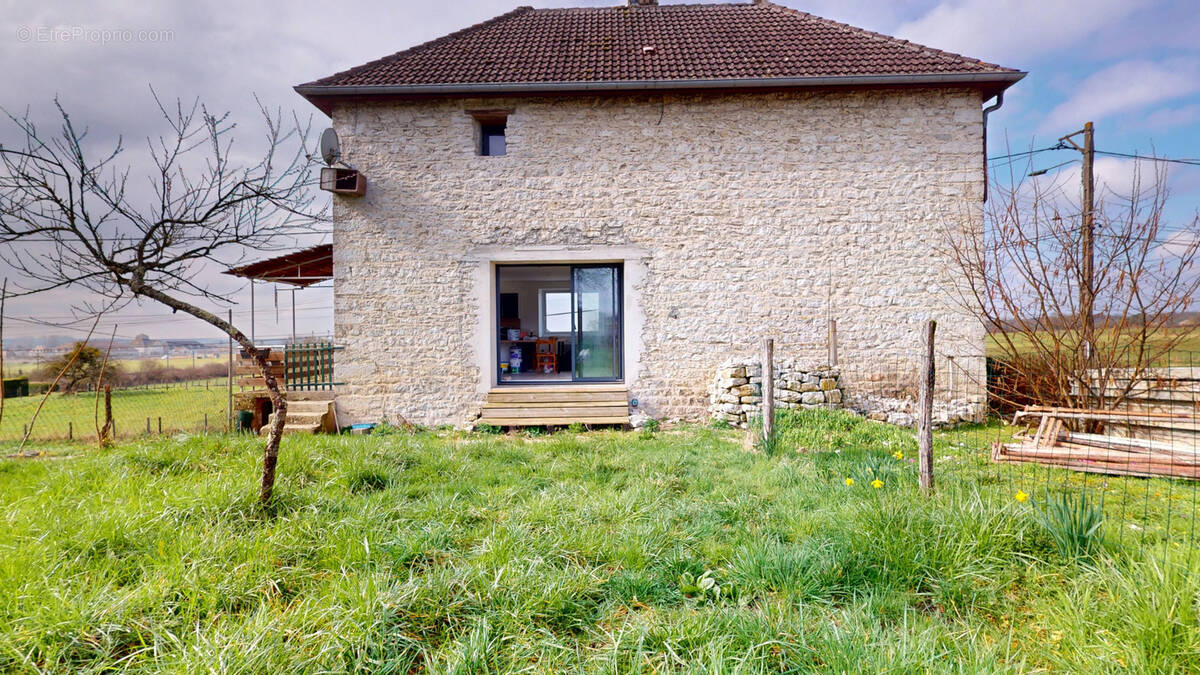 Maison à ARC-ET-SENANS