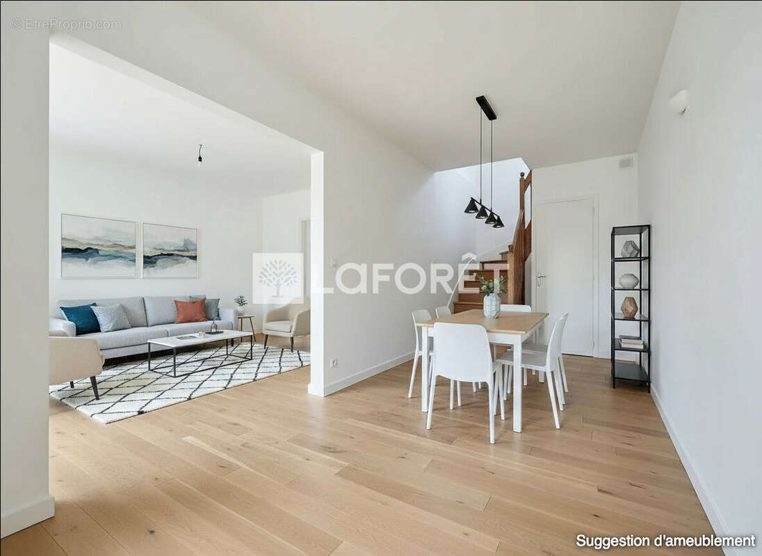 Maison à LES PONTS-DE-CE