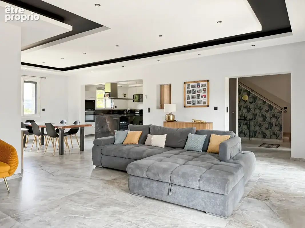 Superbe Maison en Pierre   Entièrement Rénovée   6 Chambres   Piscine   124 m2 de Garage & Ateliers   Terrain - photo 21