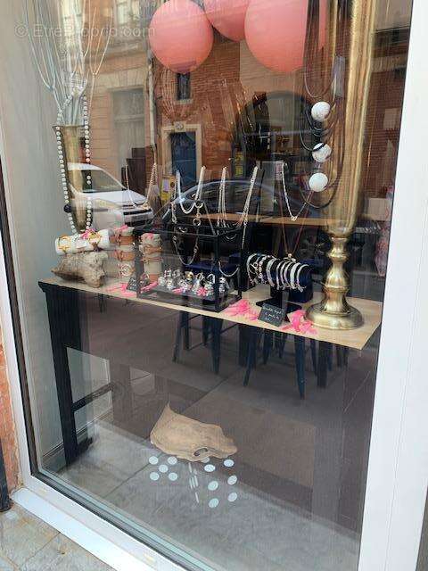   - Commerce à TOULOUSE