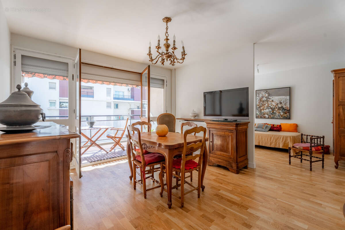 Appartement à MARSEILLE-2E