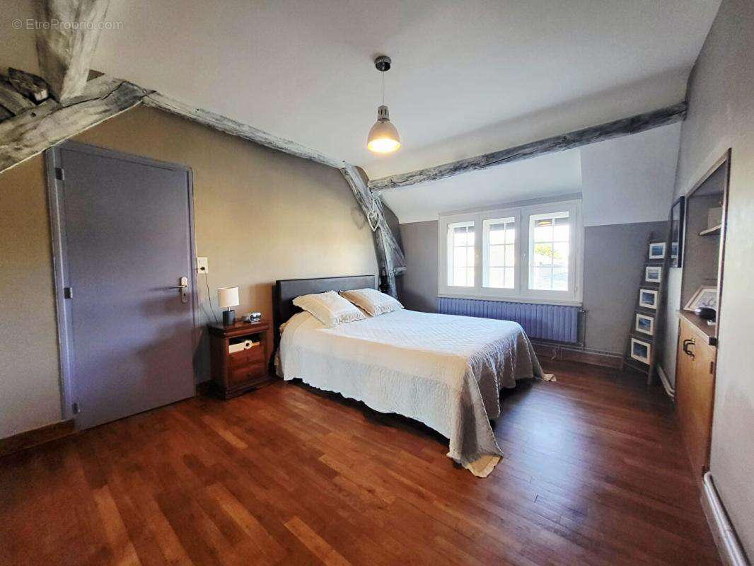 Maison 134m² habitable, 4 chambres, garages, patio et jardin - photo 12