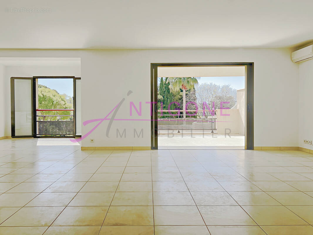 Appartement à SANARY-SUR-MER