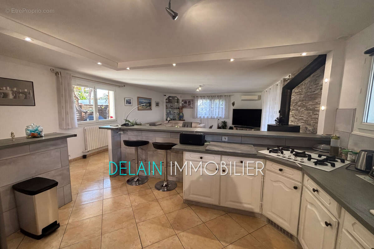 Maison à SAINT-LAURENT-DU-VAR