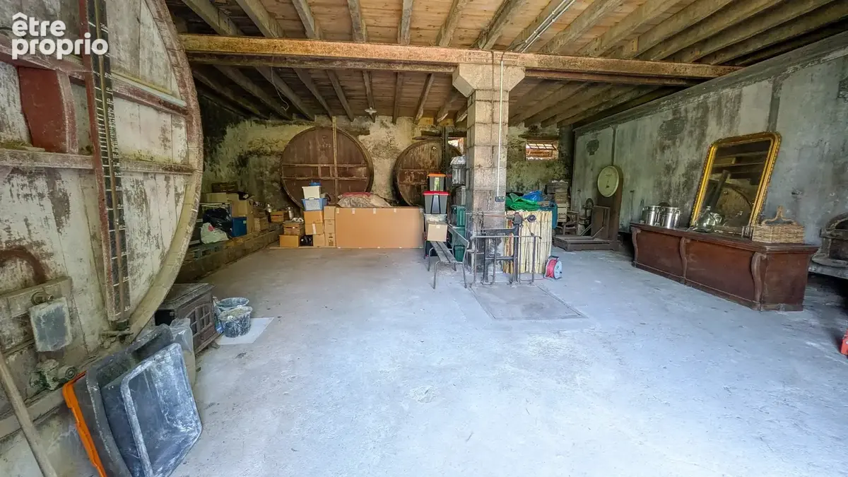 Maison en Pierre Rénovée avec Granges, Terrain et Vue Campagne - photo 22