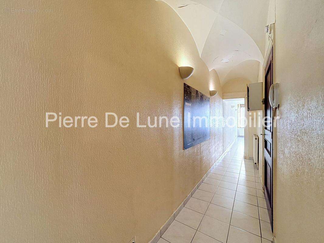 Lyon 2 – rue neuve – t3 à rénover au cœur de la presqu’île - photo 14