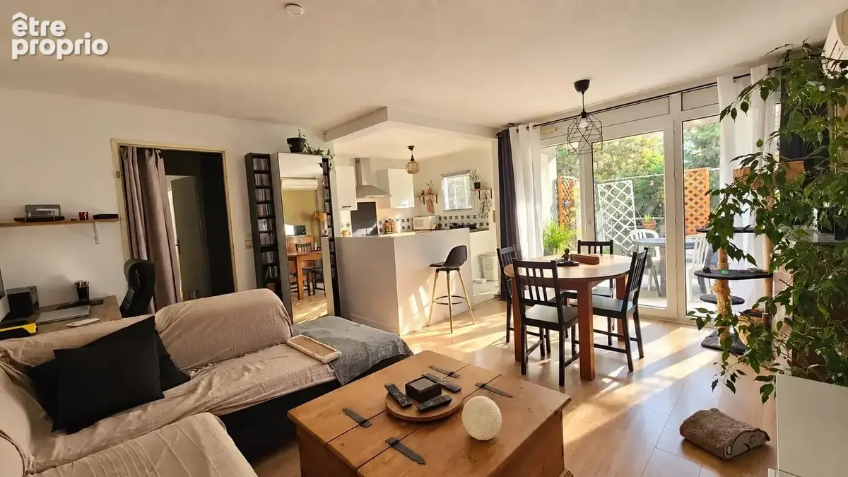 À VENDRE – Superbe T3 – Dernier étage – Terrasse sans vis-à-vis – Lumineux – Climatisation – Parking - photo 2