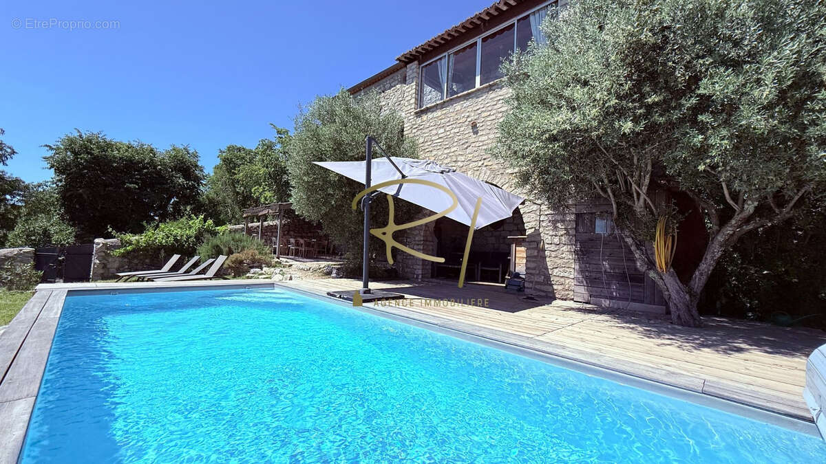 Maison à SAINT-ANDRE-DE-CRUZIERES