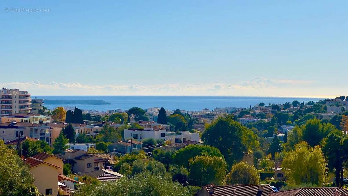 Appartement à LE CANNET