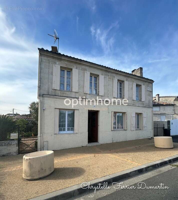 Maison à AMBARES-ET-LAGRAVE