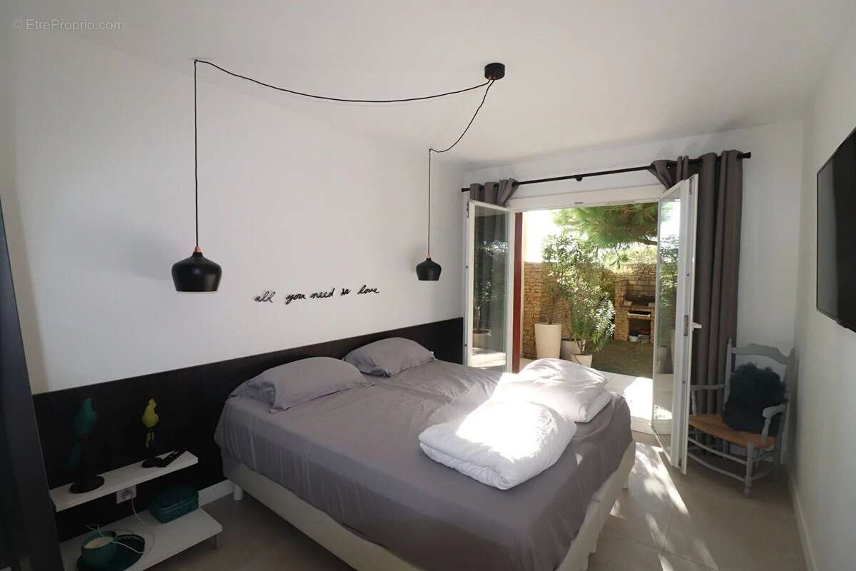 Appartement à SAINT-CYR-SUR-MER