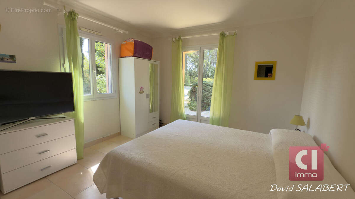 Maison à LA ROQUEBRUSSANNE