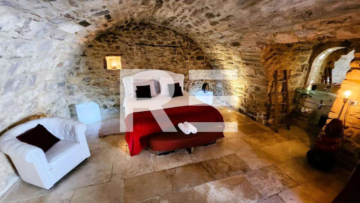 Maison à VEZENOBRES