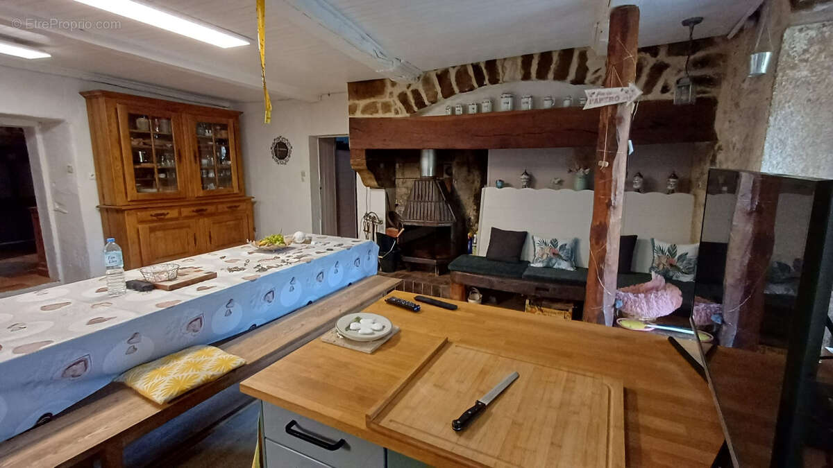 Ensemble immobilier avec dépendances, piscine et lac - photo 15