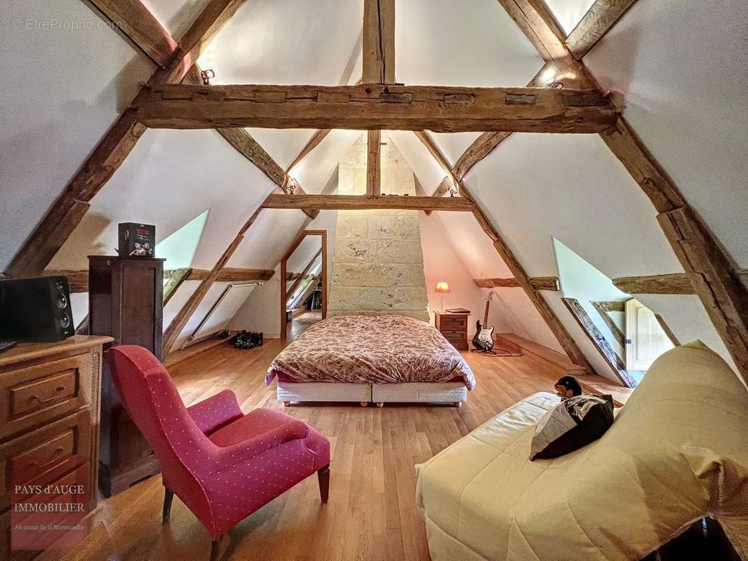 Maison à SAINT-PIERRE-SUR-DIVES